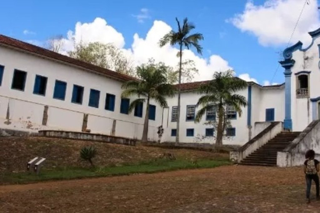 Universidade pede ajuda do Papa