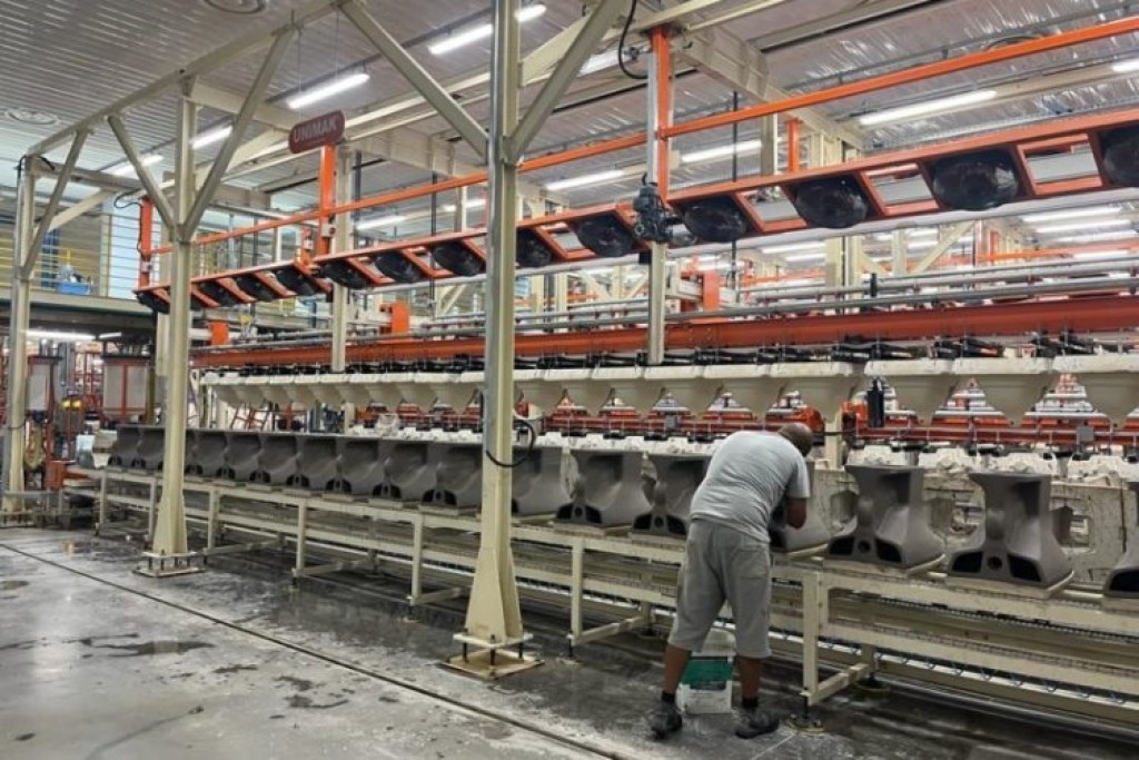 Docol inaugura fábrica em Poços