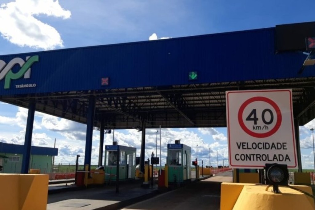 Eixos suspensos cobrados em pedágios da BR-365