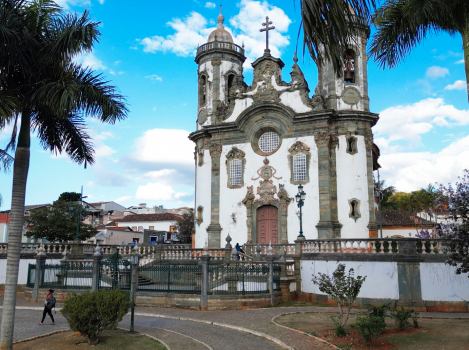 Hotelaria mineira registra 79% de ocupação e fluxo aéreo cresce 38,8% no feriado de Corpus Christi