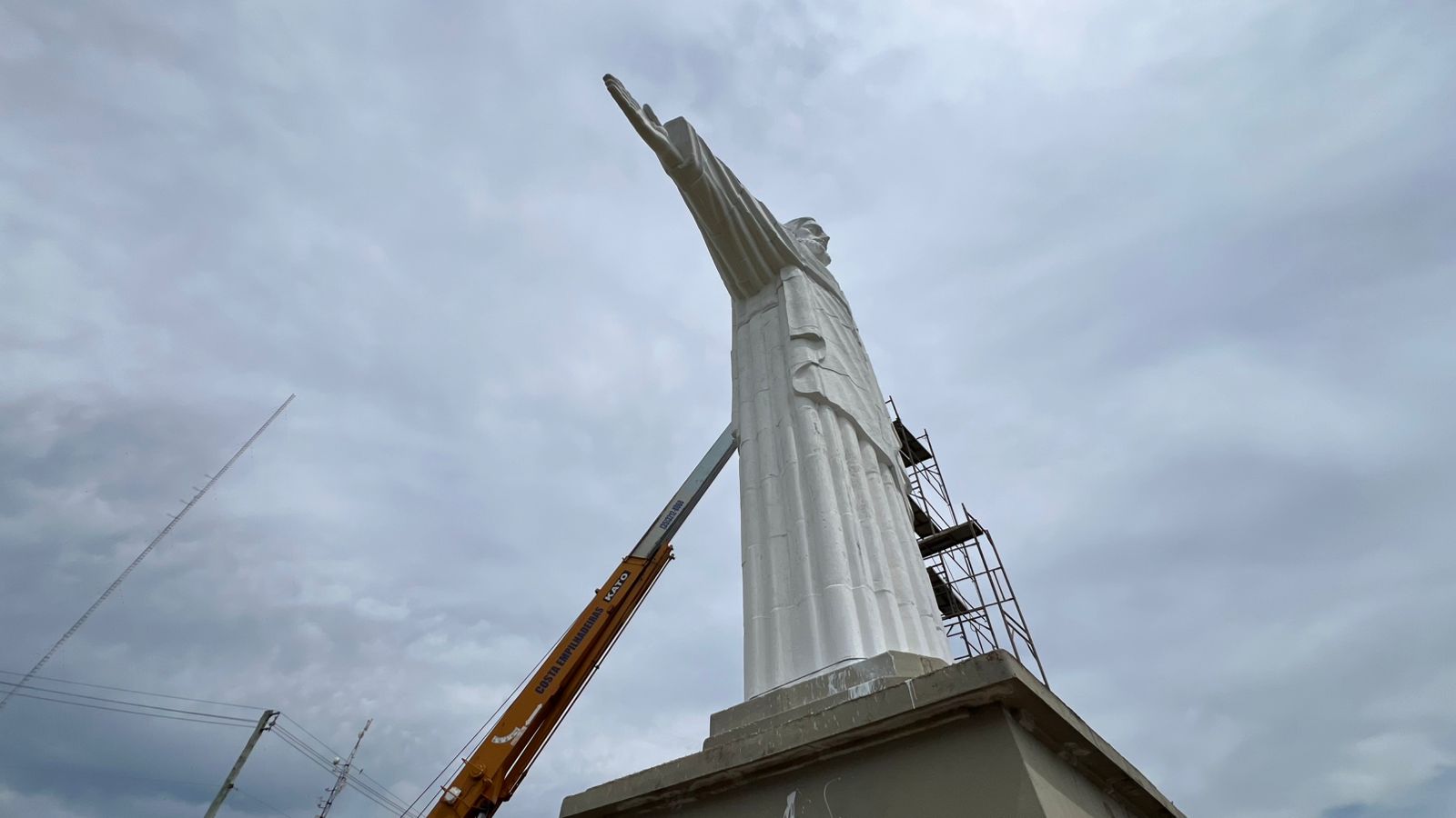 Machado avança nas obras do futuro Mirante Cônego Walter, no alto do Cristo