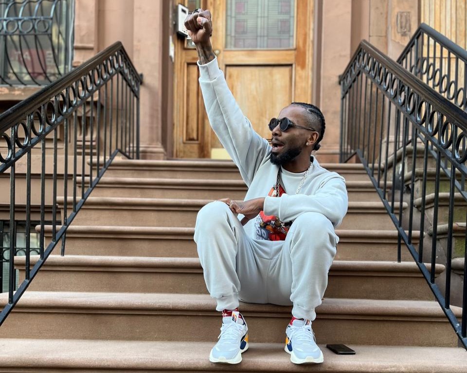 Single “Sonhos” do rapper MB2 estreia com videoclipe gravado em Nova York