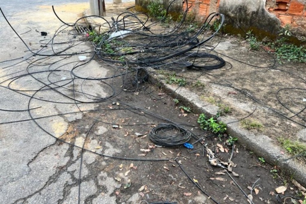 Lei pune por fiação abandonada em Ipatinga